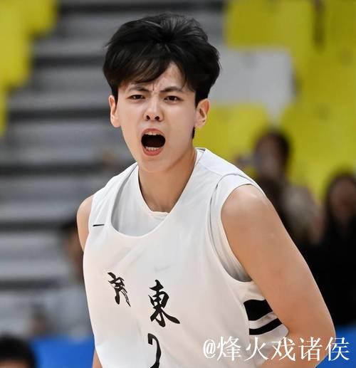 郑薇点名表扬杨舒予:攻防都有长进 在持续进步 郑薇点名表扬杨舒予:攻防都有长进 在持续进步